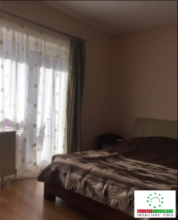 apartament-cu-3-camere-decomandate-de-vanzare-zona-strand-4