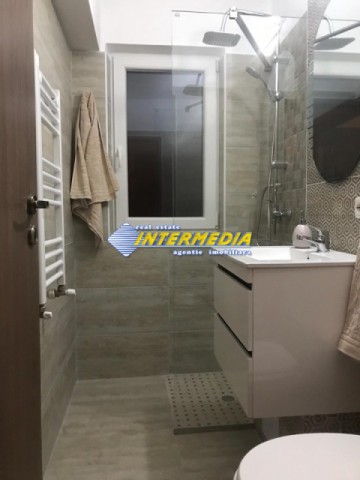 inchiriere-garsoniera-in-regim-hotelier-in-alba-iulia-zona-centru-langa-pasapoarte-7