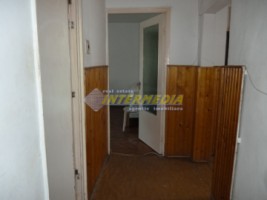 apartament-4-camere-decomandat-cetate-alba-iulia-10