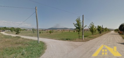 teren-de-casa-in-orizont