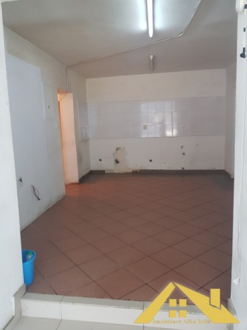 spatiu-comercial-cetate-zona-buna-1