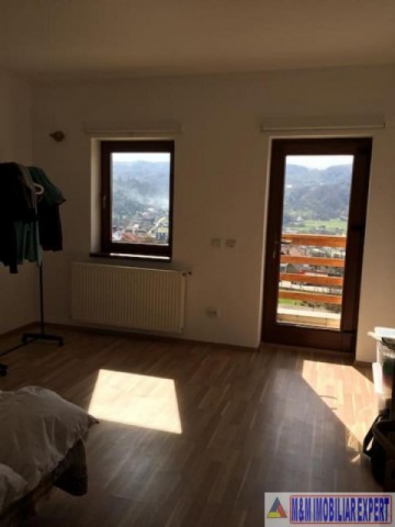 vandut-vila-5-camere-teren-2000-mp-campulung-10