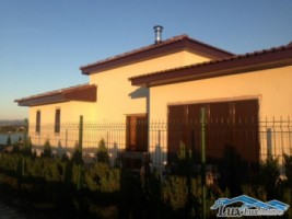 lux-imobiliare-vinde-casa-pe-malul-lacului-de-la-apa-130000-eu-7