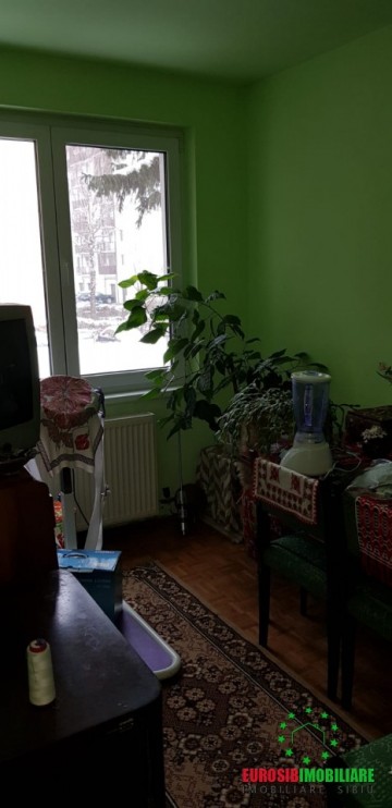 apartament-cu-3-camere-semidecomandat-zona-terezian-3