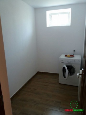 apartament-3-camere-de-inchiriat-in-sibiu-zona-calea-poplacii-3