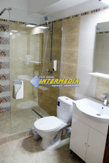 pensiune-hotel-de-vanzare-in-alba-iulia-cu-50-camere-20-locuri-parcare-curte-si-terase-teren-2500-mp-7