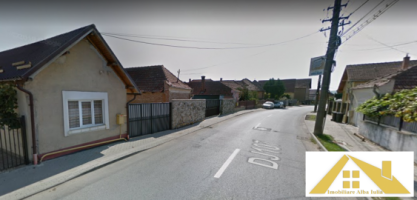 casa-cu-teren-in-centru
