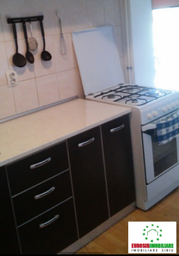 apartament-de-vanzare-cu-2-camere-decomandate-zona-selimbar-4