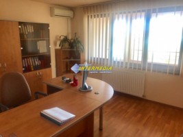 cladire-de-birouri-pretabila-pensiune-zona-cetatii-carolina-1