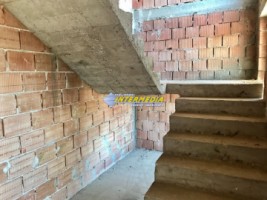 casa-in-rosu-de-vanzare-alba-iulia-cu-utilitati-12