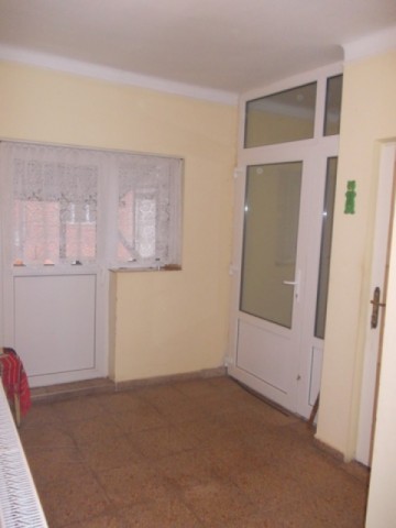 casa-14-mai-3-camere-etajul-i-pod-4-ari-teren-separat-finisat-7