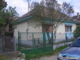 lux-imobiliare-vinde-casa-zona-minerilor-90000-euro