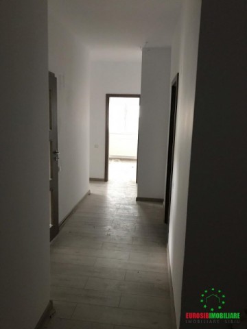 apartament-de-vanzare-cu-3-camere-semidecomandate-zona-calea-cisnadiei-9