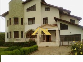 inchiriez-vila-zona-foarte-buna-cetate