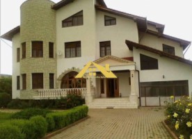 vila-de-vanzare-pretabila-pensiune