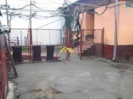 de-vanzare-2-case-la-pret-de-una-in-centru-3