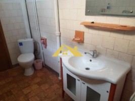 vand-casa-solida-in-cetate-1