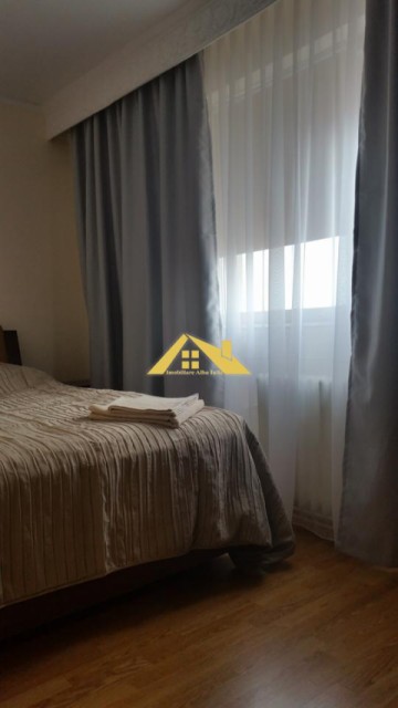 apartament-4-camere-in-cetate-1