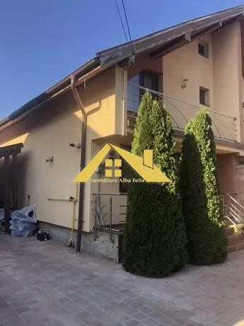 casa-tip-duplex-de-vanzare-lipoveni