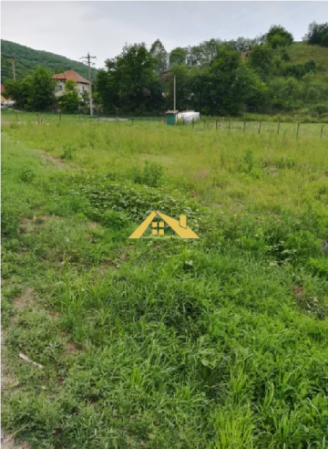 vand-urgent-teren-la-intrare-in-ampoita