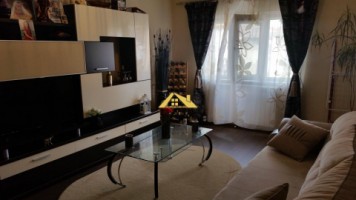 apartament-3-camere-in-cetate-etaj-1