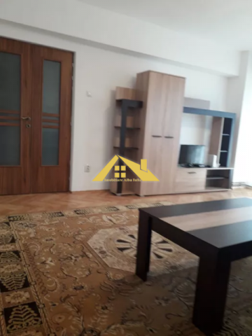 apartament-central-complet-renovat-si-mobilat
