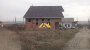 vand-casa-in-rosu-3