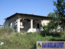 teren-3124-mp-cu-casa-demolabila-campulung-4