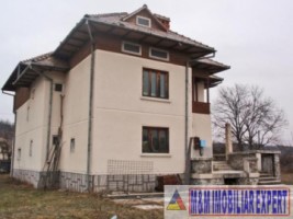 vila-7-camere-cu-teren-de-1000-mp-in-suici-confort-si-spatiu-pentru-familie-9