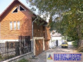 vand-vila-cu-12-camere-si-teren-de-107-hectare-situata-in-namaesti-valea-mare-pravat-arges-2