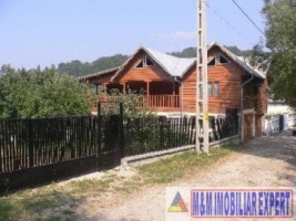 vand-vila-cu-12-camere-si-teren-de-107-hectare-situata-in-namaesti-valea-mare-pravat-arges-4