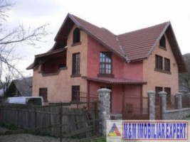 vila-cu-7-camere-si-teren-de-1000-mp-in-godeni-capul-piscului-ideala-pentru-resedinta-sau-casa-de-vacanta