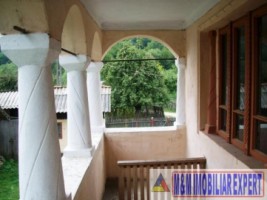 casa-3-camere-teren-2000-mp-hartiesti-16