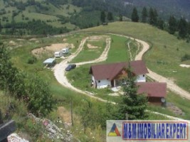 camping-4-camere-teren-110-ha-rucar-pod-dambovitei