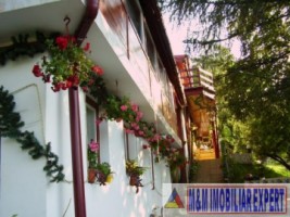 vila-12-camere-teren-2500-mp-de-vanzare-in-bran-brasov-ideala-pentru-turism-3