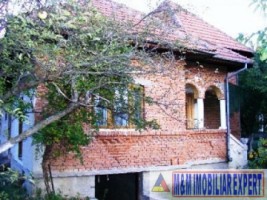 casa-6-camere-teren-2-ha-de-vanzare-in-boteni-arges-ideala-pentru-locuinta-rurala