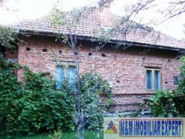 casa-6-camere-teren-2-ha-de-vanzare-in-boteni-arges-ideala-pentru-locuinta-rurala-1