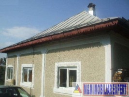 casa-cu-3-camere-si-teren-de-6000-mp-in-valea-mare-pravat-investitie-ideala-1