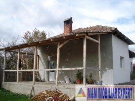 casa-2-camere-teren-2000-mp-campulung