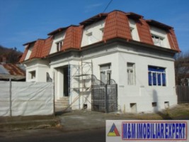 casa-tip-conac-cu-crama-teren-1130-mp-stefanesti-3