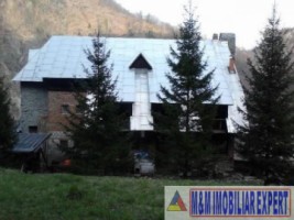 cabana-cu-7-camere-si-teren-de-5000-mp-in-muntii-leaota-cetateni-arges-oportunitate-pentru-relaxare-si-investitie-turistica-9