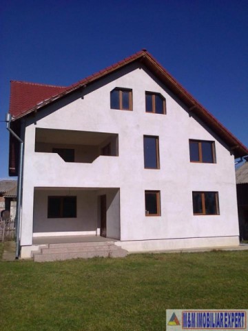 vila-cu-4-camere-si-teren-de-5000-mp-de-vanzare-mihaesti-arges