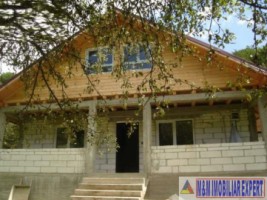 dublura-cu-8424-vila-7-camere-teren-4500-mp-vladesti-1