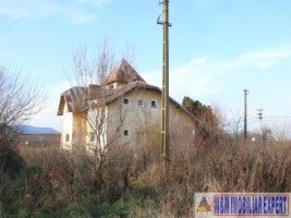 vila-istorica-cu-7-camere-si-teren-de-5000-mp-in-teiu-arges-fostul-castel-al-lui-armand-calinescu-2