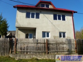 vila-cu-5-camere-si-teren-de-1500-mp-de-vanzare-in-bughea-de-sus-arges-ideala-pentru-locuinta-de-familie-sau-pensiune-1