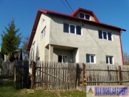 vila-cu-5-camere-si-teren-de-1500-mp-de-vanzare-in-bughea-de-sus-arges-ideala-pentru-locuinta-de-familie-sau-pensiune-2