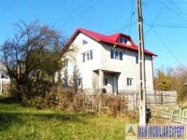 vila-cu-5-camere-si-teren-de-1500-mp-de-vanzare-in-bughea-de-sus-arges-ideala-pentru-locuinta-de-familie-sau-pensiune-3