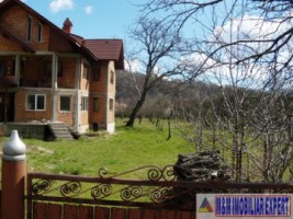 vila-cu-5-camere-si-teren-de-3800-mp-de-vanzare-in-aninoasa-ideala-pentru-locuinta-sau-investitie-2