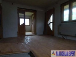 vila-cu-5-camere-si-teren-de-3800-mp-de-vanzare-in-aninoasa-ideala-pentru-locuinta-sau-investitie-8