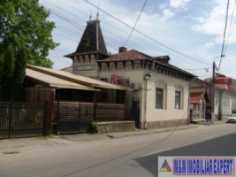 cu-probleme-casa-stil-5-camere-teren-393-mp-campulung-2